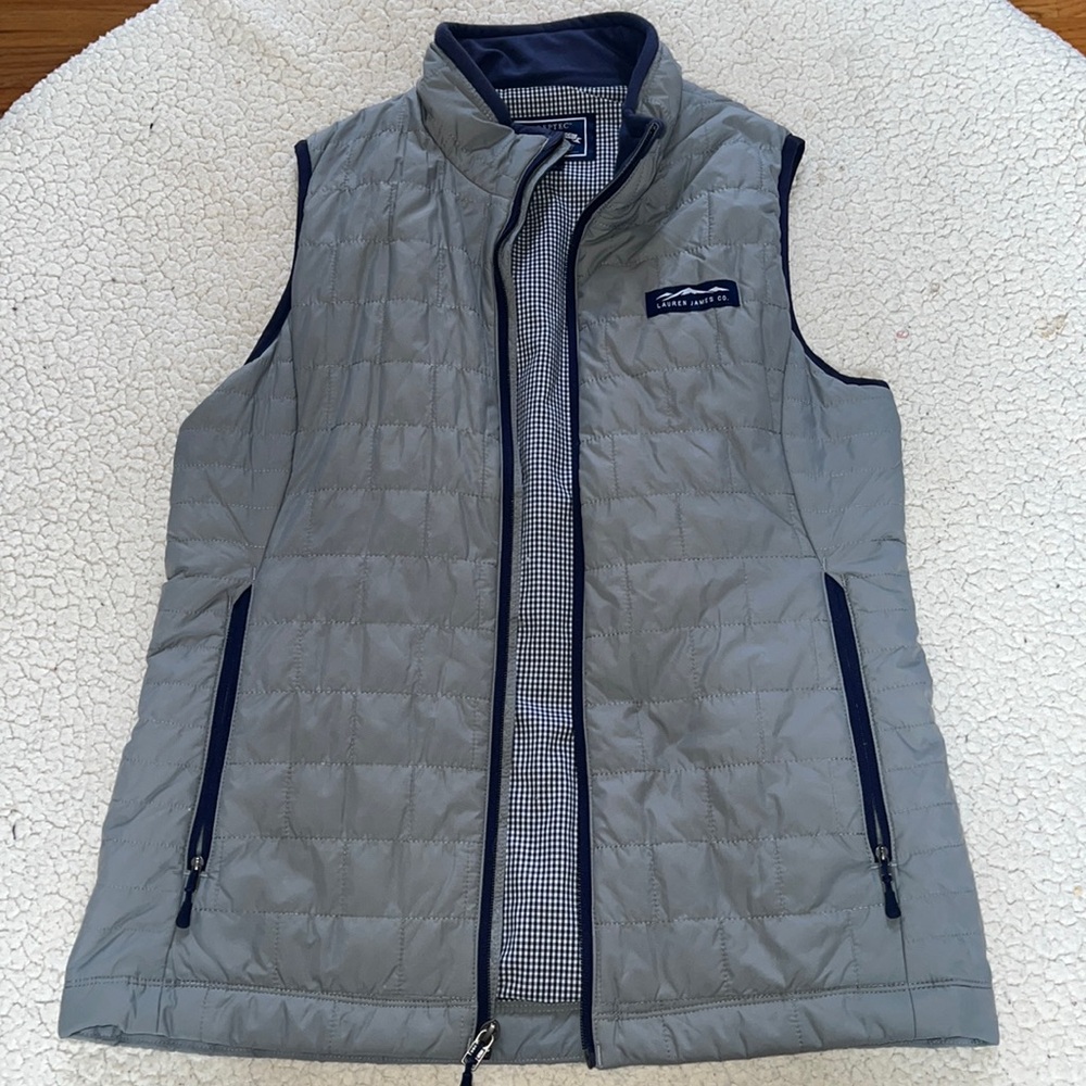 Grey puffer vest with gingham